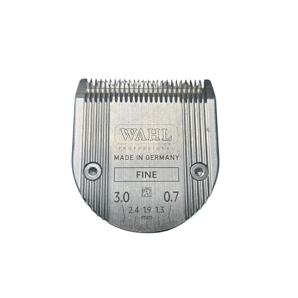 Wahl Animal Arco Pet Dog Cat Hair Clipper 2 Batteries Charger Combs 8786-1001